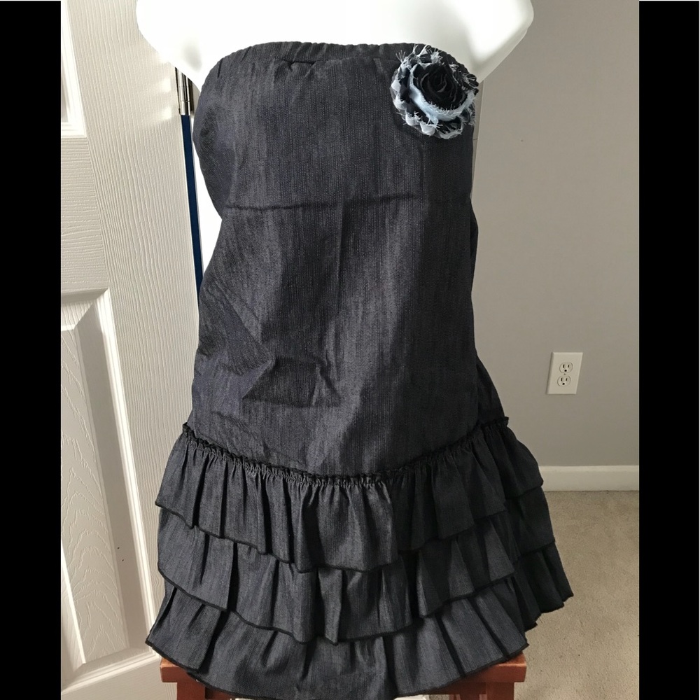 Woman’s Julia’s closet halter dress size small